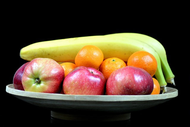 Srebrne patery na owoce — eleganckie akcenty w Twoim wnętrzu
